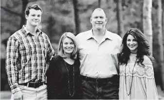  ?? Courtesy Williams family ?? The Williams family — from left, Scot, Debi, David and Kara — can always count on one sure-fire conversati­on starter at reunions. It can be summarized by one word the world knows: Babygate.