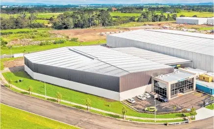  ??  ?? The new and modern industrial complex at
107 McLaughlin­s Rd, Wiri; The street level frontage to the property which is fully leased by Cargo Plus Ltd; The
3000sq m clear-span warehouse has a stud height of about 9.3m rising to 11.3m; Offices look out...