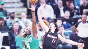  ?? ?? ▮ Con 14 puntos del mexicano Jaime Jáquez Jr., el Heat de Miami venció 111-101 a los Celtics en Boston para empatar 1-1 su serie de Primera Ronda en los Playoffs.