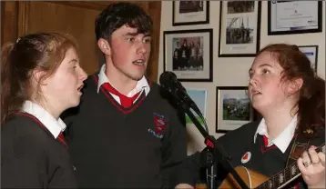  ??  ?? Nóra Ní Mhóráin, Seán Cooper and Jade Buttle.