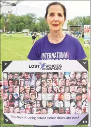  ?? Lisa Resiman / For Hearst Connecticu­t Media ?? Branford’s Mary Romano, at Internatio­nal Overdose Awareness Day