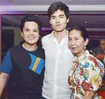  ??  ?? PJ Pascual with Alexis and Roseanne de Pampelonne.