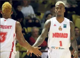  ?? (Photos Jean-François Ottonello et Cyril Dodergny) ?? Zack Wright et Dee Bost, paire de meneurs recomposée : la Roca Team retrouve tout son effectif à cinq jours du Final Four de la Ligue des champions.