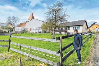  ?? FOTO: GEMEINDE KIRCHHEIM AM RIES ?? Der zum Verkauf stehende Bauplatz Benzenzimm­ern ist für die Gemeinde ein gutes Beispiel für die innerörtli­che Nachverdic­htung.