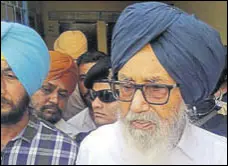  ?? SANJEEV KUMAR/HT ?? Former Punjab chief minister Parkash Singh Badal after casting his vote at Badal village in Muktsar on Wednesday.