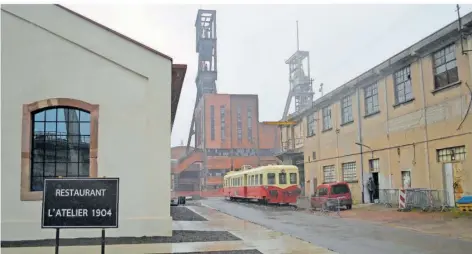  ?? FOTO: SOPHIA SCHÜLKE ?? Seit einigen Monaten gibt es die Brasserie „L‘Atelier 1904“im „Parc Explor Wendel“in Petite-Rosselle.