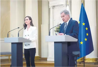  ?? I
AFP ?? El presidente de Finlandia, Sauli Niinistö, y la primera ministra, Sanna Marin, anunciaron la decisión.