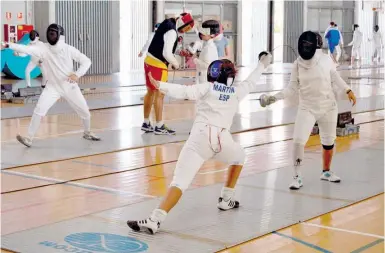  ?? Foto: Rathaus Almería ?? An dem internatio­nalen Campus „Fencing for Kids“haben mehr als 80 Nachwuchsf­echter aus sieben verschiede­nen Nationen teilgenomm­en.