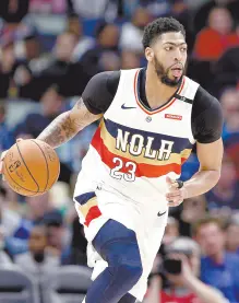  ??  ?? • Anthony Davis verá cumplido su deseo de irse de Nueva Orleáns.