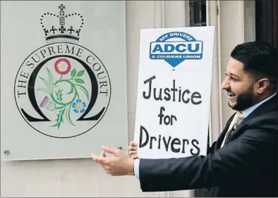  ?? FRANK AUGSTEIN / AP ?? Yaseen Islam, president de l’associació de conductors ADCU, després de conèixer la sentència