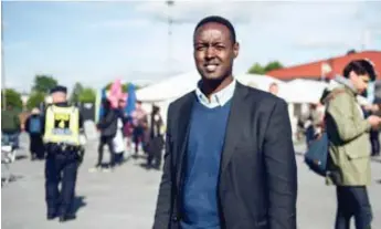  ?? FOTO: MIKAEL ANDERSSON ?? GRUNDARE. Ahmed Abdirahman hoppas kunna slå förra årets besöksreko­rd. Då kom 30 000 besökare till Järvavecka­n. Årets Järvavecka blir kortare – men större.