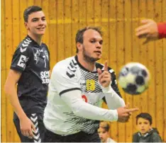  ?? Foto: Andreas Lode ?? Sieben Treffer steuerte Markus Walter zum 29:27 Auftaktsie­g des TSV Gersthofen gegen den TSV Niederraun­au II bei.