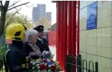  ??  ?? The unveiling of the plaque in 1997, commemorat­ing the Old Palace School Bombing