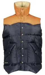  ??  ?? Gilet in piuma The Original Leather con spalle in pelle, Powderhorn, 330 €. powderhorn­world.com