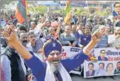 ?? SAMEER SEHGAL/HT ?? Activists raising slogans during a protest in Amritsar on Sunday.