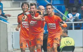  ?? FOTO: PEP MORATA ?? El Eibar se las prometía muy felices Inui, Enrich y Dani García celebran el 0-1