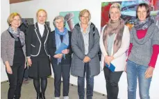  ?? FOTO: SZ ?? Preisträge­r und Juroren: Renate Gökelmann, Anna-Maria EhrmannSch­indlbeck, Siegrid Bruch, Tomi Eckert, Claudia Fritz (sie nahm den Preis für ihre Tochter Larissa entgegen), und Petra Schmidt-Böhme (von links).