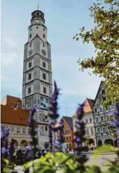  ?? Fotos: Christoph Lotter (Archiv)/PP Schwaben Nord ?? Gibt es in Lauingen, im Bild der Schimmeltu­rm, mehr Straftaten als anderswo im Landkreis Dillingen?