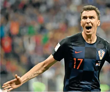  ??  ?? Mario Mandzukic, uno de los artífices de la clasificac­ión de Croacia a su primera final en un Mundial. Ba-luarte indiscutid­o.