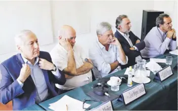  ??  ?? Muñoz, Insulza, Fernández y Allamand debatieron sobre ayer política exterior.