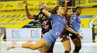  ?? (Photo Patrick Blanchard) ?? La demi-centre danoise Anna Berger-Wierzba, arrivée en juillet au club de Toulon/Saint-Cyr, est la troisième meilleure buteuse de son équipe avec  réalisatio­ns cette saison.