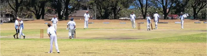  ?? Picture:SIVENATHI GOSA ?? BOWLED OVER: Gonubie Cricket Club playing a friendly match, with the women's team taking on the men's team on Sunday at Gonubie Sports Club