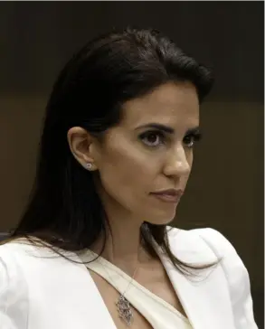  ?? MAYELA LÓPEZ ?? Yafit Ohana Beladel, esposa del empresario Leonel Baruch, en una comparecen­cia en la Asamblea Legislativ­a, en el 2023.