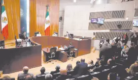  ?? ?? l El INE, según el Trife, deberá resolver si puede incluir en la boleta presidenci­al la fotografía de los candidatos.