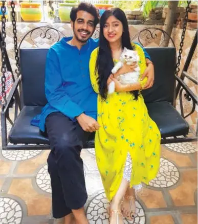  ??  ?? Abhishek Sharma and Jyotsna Balooni took maximum precaution­s when they went on their first date during the pandemic