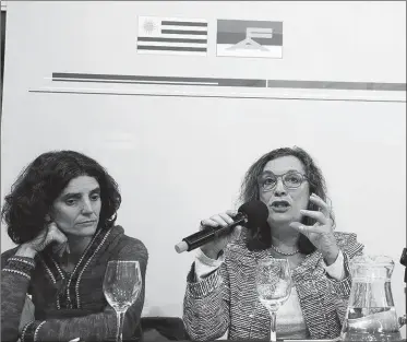  ??  ?? Las economista­s Soledad Salvador y Alma Espino.