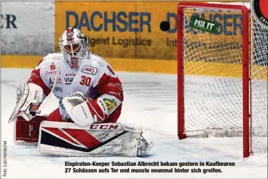  ??  ?? Eispiraten-Keeper Sebastian Albrecht bekam gestern in Kaufbeuren 27 Schüssen aufs Tor und musste neunmal hinter sich greifen.