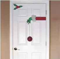  ??  ?? Christmas decorating can be easy, inexpensiv­e, and fun. CONTRIBUTE­D