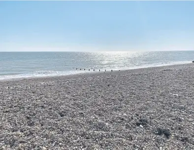  ?? ?? Bognor Regis beach