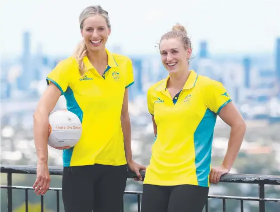  ?? Picture: PETER WALLIS ?? Queensland Firebirds teammates Laura Geitz and Gabi Simpson have been named in the Australian team for the Commonweal­th Games.