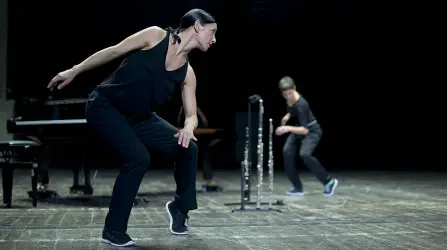  ??  ?? Sul palco «Vortex temporum» di Anne Teresa De Keersmaeke­r