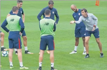  ??  ?? BAJO LLAVE. Ziganda ha programado tres sesiones a puerta cerrada para preparar el partido.