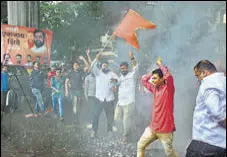 ?? PTI ?? Eknath Shinde supporters celebrate in Thane.