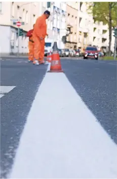  ?? FOTO: STADT DÜSSELDORF ?? Die Umweltspur, hier die Markierung auf der Prinz-Georg-Straße im April, erhitzt die Gemüter im Stadtrat.