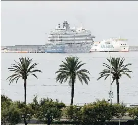  ?? ISAAC BUJ / EP ISAAC BUJ / EP ?? El creuer Mein Schiff 2 al port de Palma després d’arribar de Màlaga