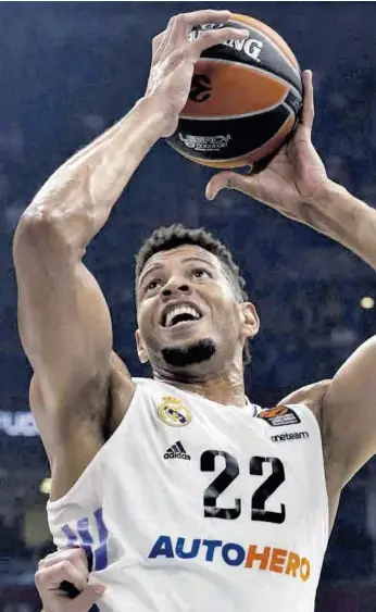  ?? EUROLEAGUE ?? Walter Tavares campó a sus anchas en Belgrado gracias a su superiorid­ad física y a su gran talento. Eso sí, mañana no lo tendrá tan fácil con Mathias Lessort enfrente. Bueno...o quizá sí //