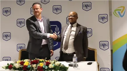  ?? ?? KBL MD, Carlos Bernitt and MVA Chief Executive, Michael Tlhangwane after the signing ceremony
