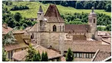  ??  ?? La tour du château du Viguier du Roy.