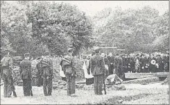  ??  ?? Hundreds of mourners attended the burial of Detling Raid victims at Maidstone Cemetery in August 1940