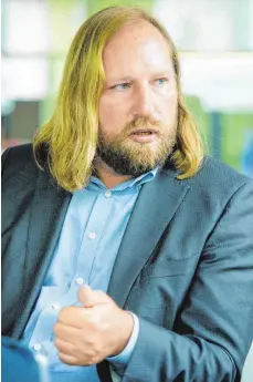  ?? FOTO: DANIEL DRESCHER ?? Der Grünen-Bundestags­fraktionsv­orsitzende Anton Hofreiter will einen Umstieg auf E-Autos bis 2030 erreichen.