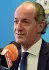  ??  ?? Luca Zaia
Il governator­e del Veneto ha annunciato che un pool di imprese è disponibil­e a vaccinare anche la popolazion­e generale oltre al personale