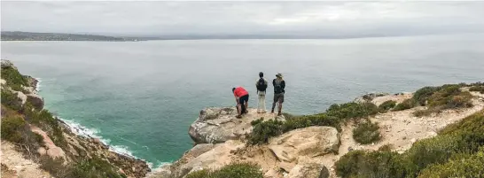  ??  ?? BAHIA FORMOSA (bo). ’n Mens kan van Robberg af sien hoekom die Portugese seevaarder­s Plettenber­gbaai aanvanklik die “pragtige baai” gedoop het.