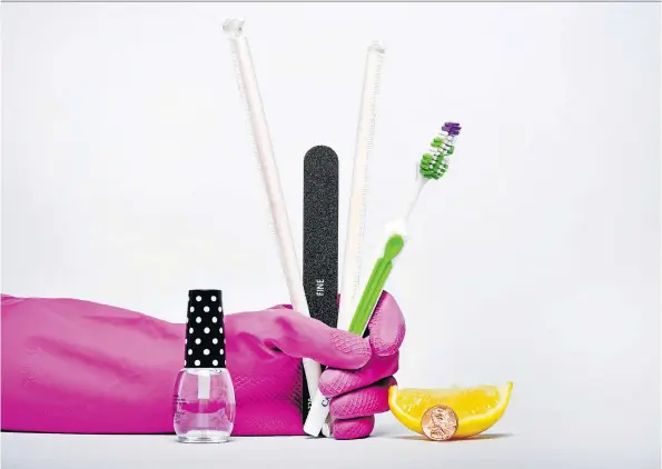  ?? PHOTOS: KATHERINE FREY/WASHINGTON POST ?? Some common household items such as clear nail polish, a toothbrush, an emery board, a straw, a lemon and a penny have multiple uses.