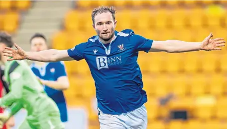  ??  ?? Chris Kane celebrates his winner for Perth Saints