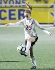  ?? Nikolas Samuels/The Signal ?? Santa Clarita Christian’s Ellyanna Edwards (23) brings the ball to the ground during a game on Monday.