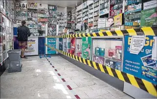  ??  ?? UN RIESGO.
Aunque se venderán en farmacias, el MSP insistirá en que se deben reportar los positivos.